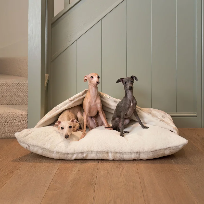 Sleepy Burrows Bed in Balmoral Natural Tweed by Lords & Labradors